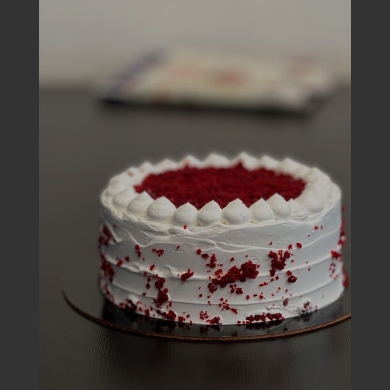 Red velvet wedding cake with cream cheese in Kitui - Elegant wedding cake from Hussein Bakes
