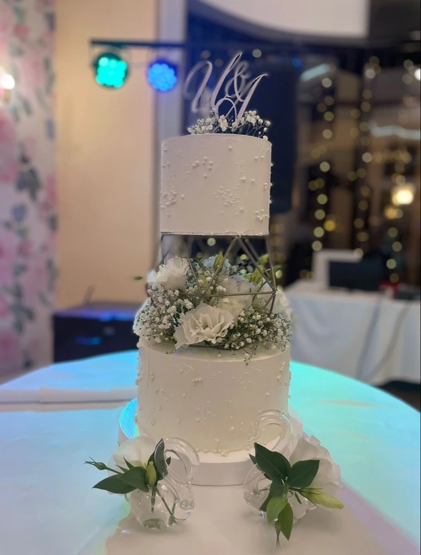 2-Tier Cake 1